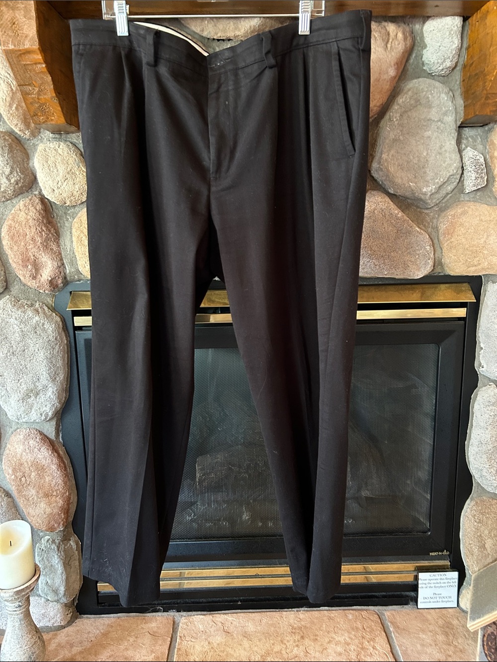 Dockers Black Easy Classic D3 Pleated Fit Khaki Stretch Pants, Size 42W x 30 L